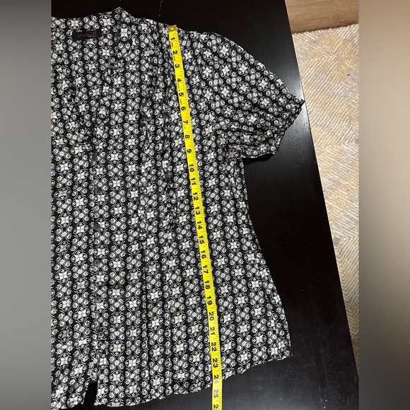 2010s Sheer black and white Pintuck short puff sleeve top blouse - Picture 6 of 7